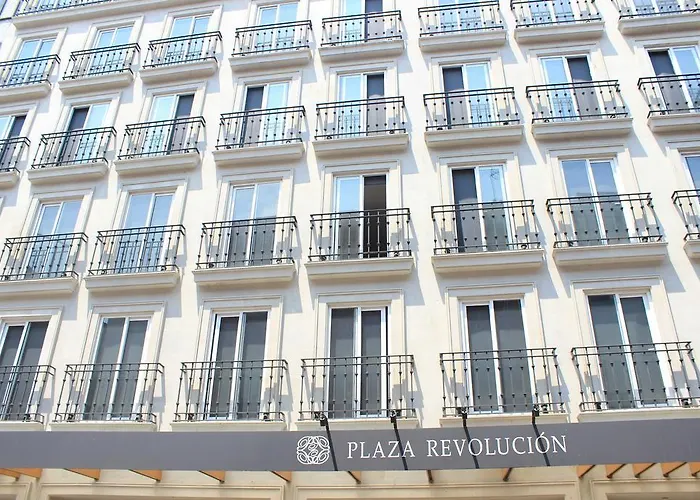 Plaza Revolución Hotel