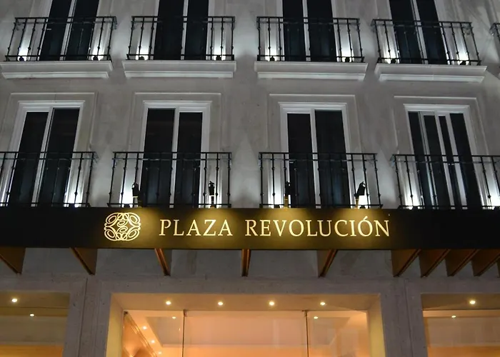 Plaza Revolución Hotel