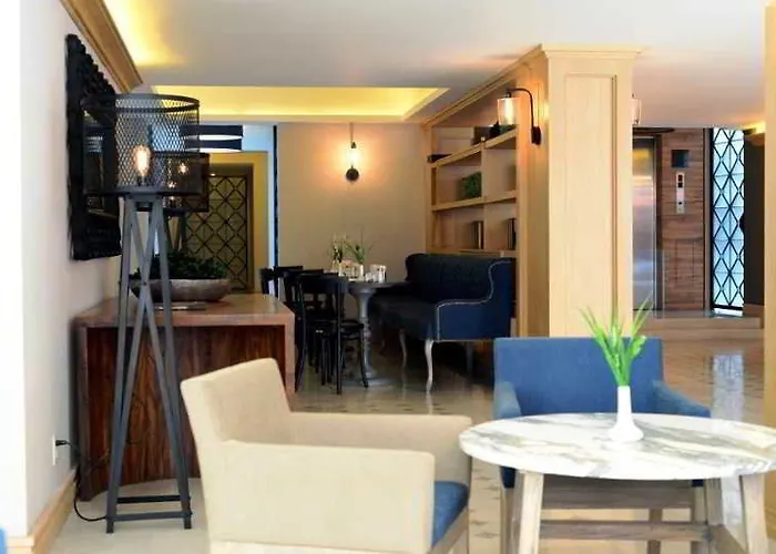Plaza Revolución Hotel